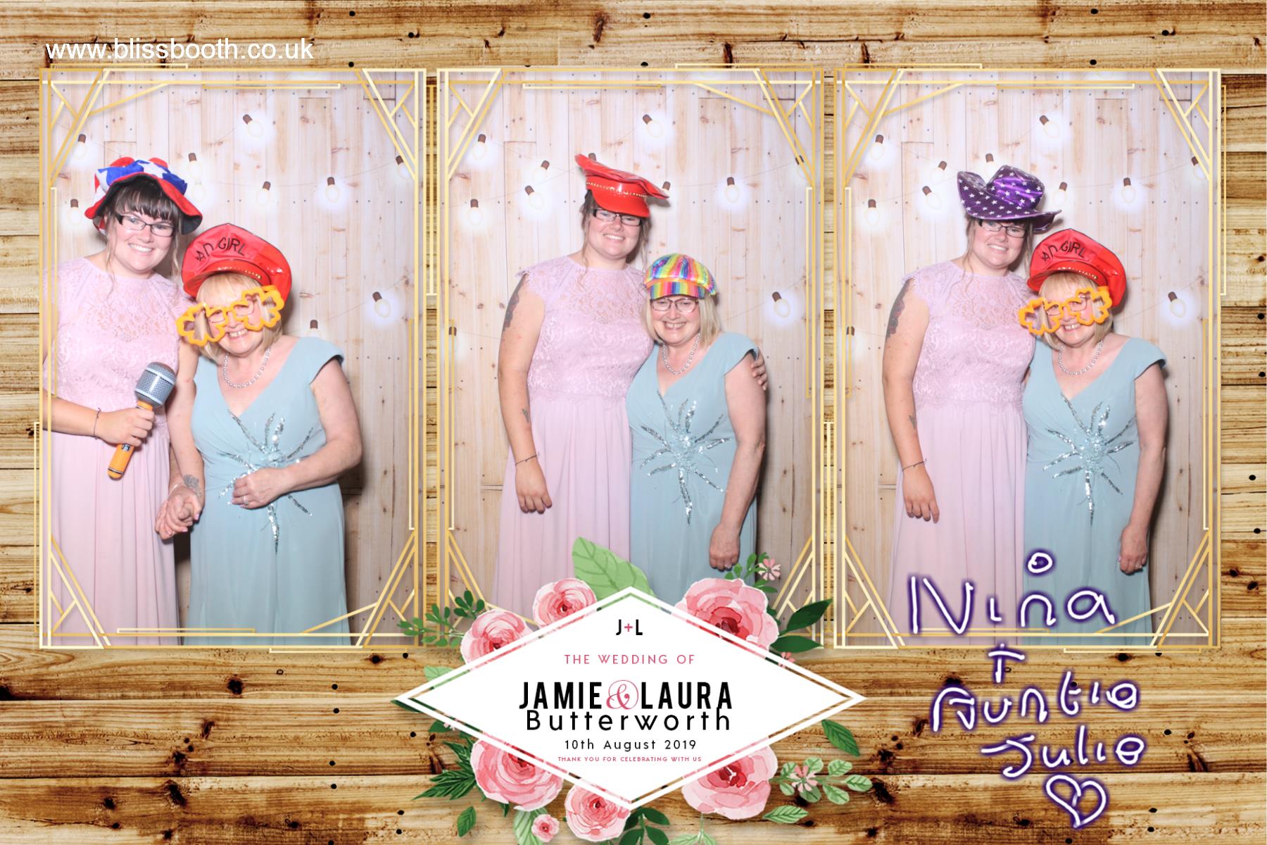 Laura and Jamie | View more photos from the event at gallery.blissbooth.co.uk/u/BlissBooth/Laura-and-Jamie